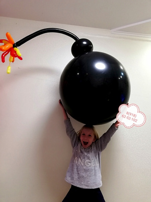 Как сделать шар-сюрприз: шарик в шарике
