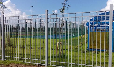Забор металлический для спортивных объектов