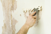 Очистка стен от шпатлевки или побелки