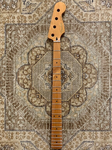 Басовый гриф Fender из жареного клена для джаза с 20 ладами Medium Jumbo #1861 Fender Roasted Maple Jazz Bass Neck w/ 20