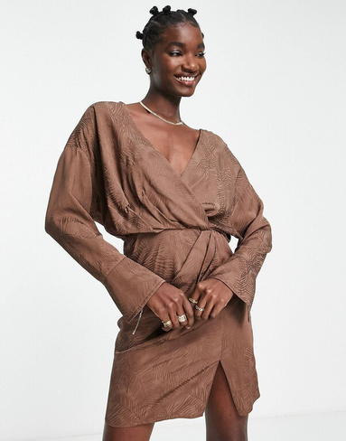 Шоколадное атласное мини-платье с манжетами и длинными рукавами и юбкой со складками ASOS DESIGN